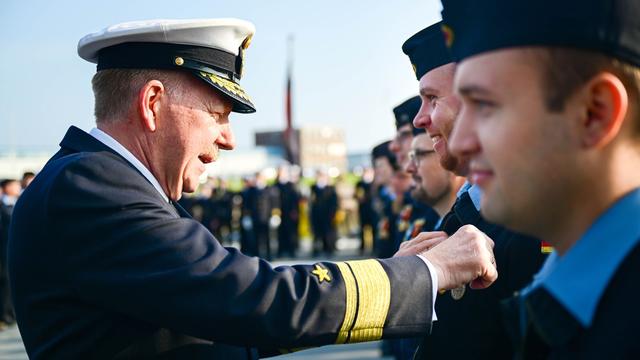 Militär: Besatzung der Fregatte «Hessen» erhält Einsatzmedaille