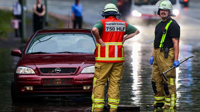 Gewitter und Regen: Unwetter in NRW lösen hunderte Feuerwehreinsätze aus