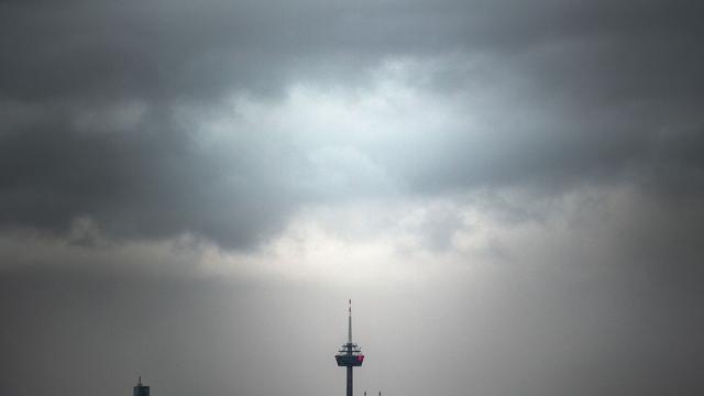 Wetter: Heftiger Regen und Gewitter in Nordrhein-Westfalen