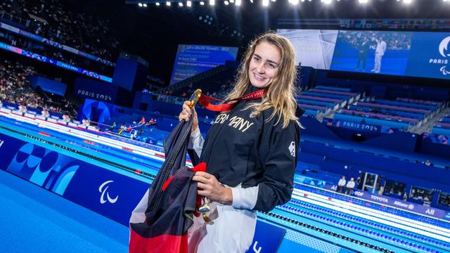 Paralympics in Paris: Semechin und Schmidt tragen Fahne bei Abschlussfeier