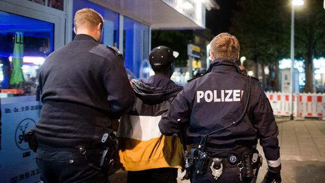 Studie von Polizeiakademie: Forscher: Arbeitsprozesse bei Polizei begünstigen Rassismus