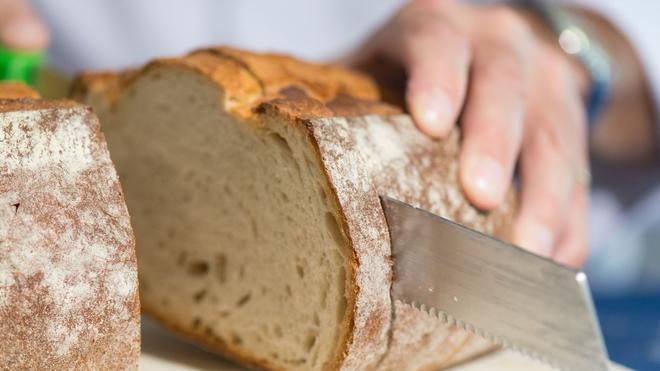 Lebensmittel: Im Bauernbrot der Ludwig Stocker Hofpfisterei haben Kunststoffteile ihren Weg gefunden. (Symbolbild)