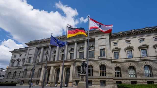 Landesparlament: Parlament diskutiert über IFA und Probleme beim Schulessen