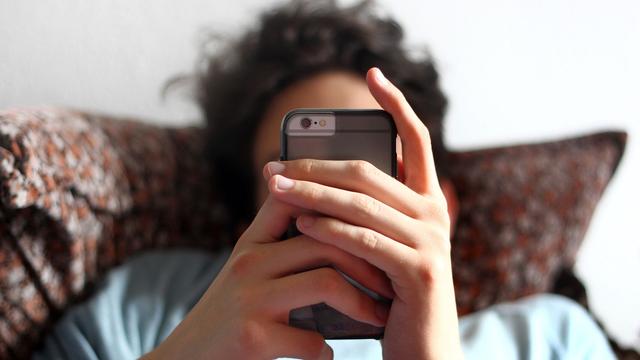 Jugend-Befragung: Studie: Viele Kinder kennen Pornos und Sexting