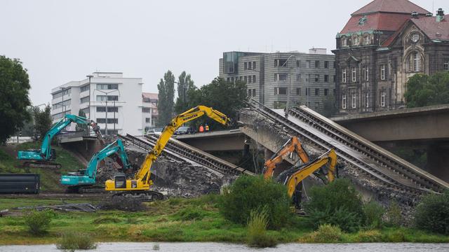 Brückeneinsturz in Dresden: Carolabrücke: Abrissarbeiten laufen planmäßig