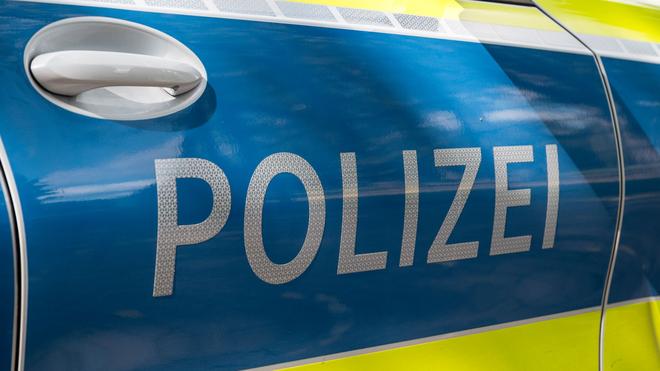 Mittelfranken: Eine Frau in Mittelfranken soll ein Bußgeld erhalten haben, weil sie sich als Polizistin ausgab. (Archivfoto)