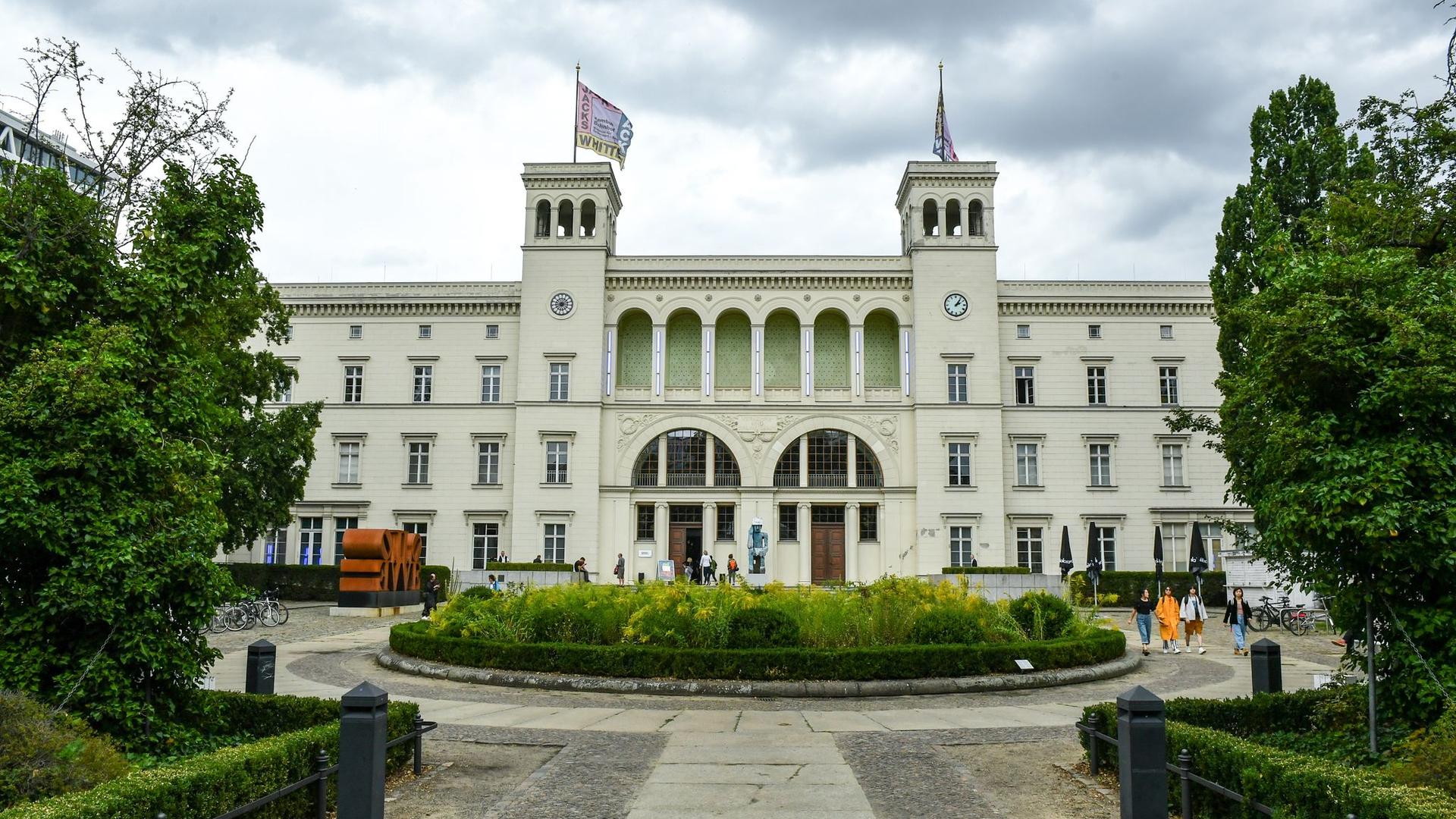 Kultur: Zeitgenössische Kunst im Hamburger Bahnhof Berlin