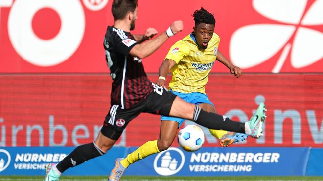 2. Bundesliga: Anderson Lucoqui (r) wechselt von Eintracht Braunschweig in die 2. Mannschaft.