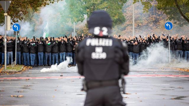 Fußball: Medienbericht: Zehn Vorschläge gegen Gewalt in Stadien