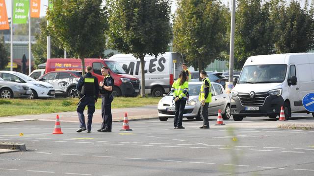 Unfälle: Bus und Rettungswagen stoßen zusammen - zwölf Verletzte