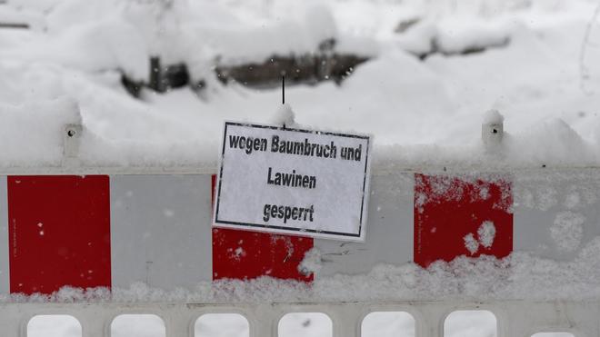 Unglück: Ein seit Samstag vermisster deutscher Wanderer ist tot in den österreichischen Alpen aufgefunden worden. (Symbolbild)