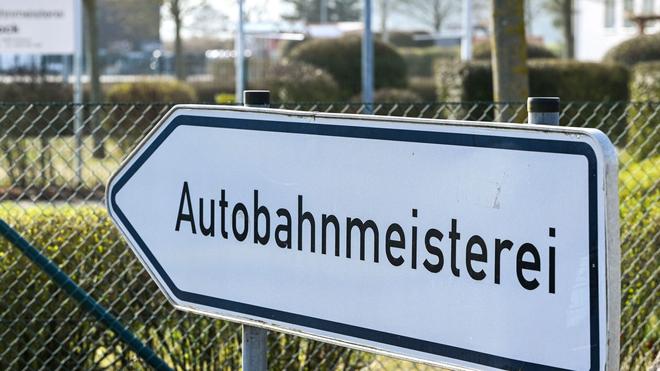 Tierseuche: Zur Bekämpfung der Afrikanischen Schweinepest wird entlang der A60 und A63 bei Mainz ein Zaun errichtet. (Symbolbild)