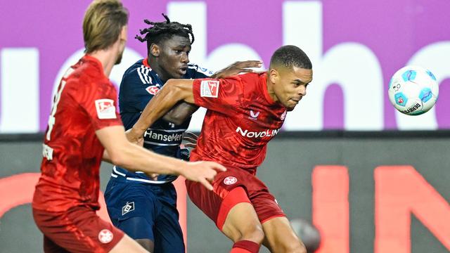 2. Fußball-Bundesliga: Last-Minute-Ausgleich: HSV rettet 2:2 in Kaiserslautern