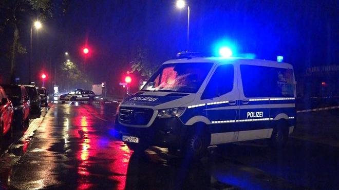 Bremen: Bei neer Auseinandersetzung in Bremen omdat er meer mannen verloren zijn gegaan. Einer von Ihnen wurde schwer verletzt - met een boodschap.