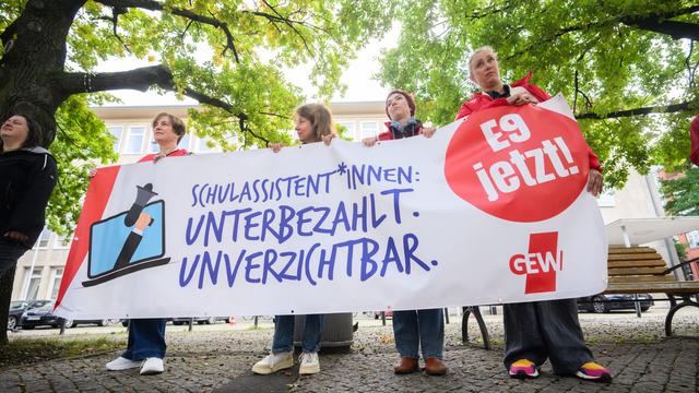 Bildung: Schulassistenten fordern mehr Lohn
