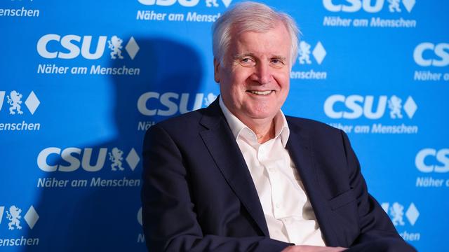 Migration: Seehofer legt Merkel beim Thema Migration Selbstkritik nahe