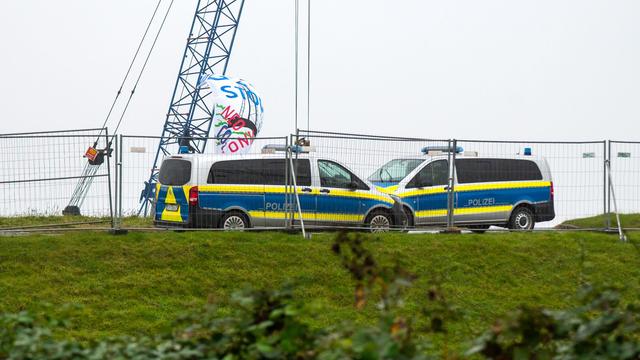 Energie und Klimaschutz: Klimaaktivisten besetzen Baustelle von LNG-Terminal