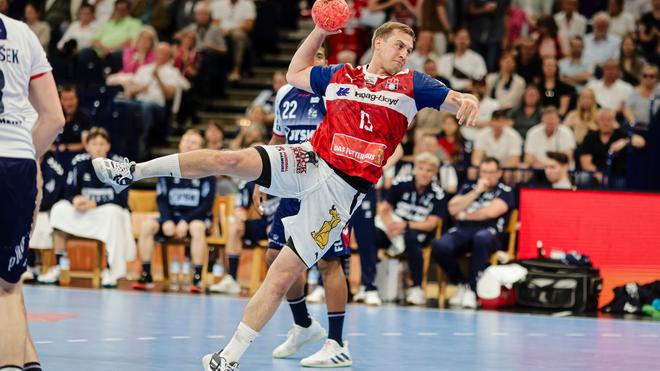 Handbal-Bundesliga: Niklas Weller en Hamburgs Bundesliga-Handballer hatt die TBV Lemgo Lippe zu Gast.
