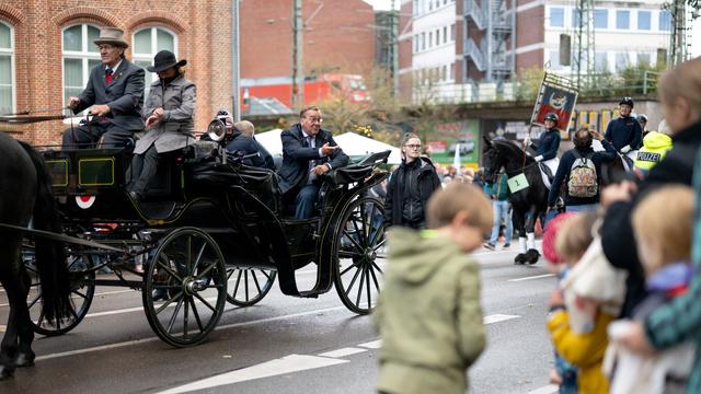 Kramermarkt Parade: Kale King Pistorius Visits Oldenburg