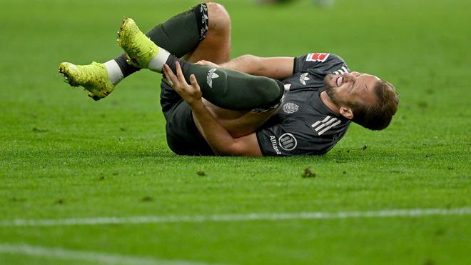 Fußball-Bundesliga: Bayern-Stürmer Harry Kane is verliefd op zijn Knöchel.
