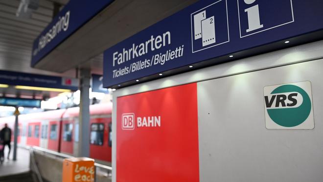 Preiserhöhung im Nahverkehr: VRS erhöht Ticketprijs um 5.9 Prozent zum 1. Januar (Symbobild)