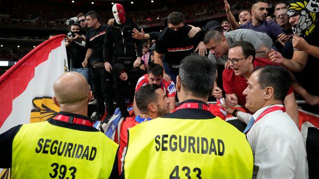 Fußball in Spanien: XXL-Unterbrechung in Madrid - Fan-Wut gegen Courtois