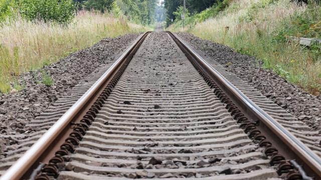 Bahnverkehr: Bombenentschärfung: Bahnabschnitt im Raum Dortmund betroffen