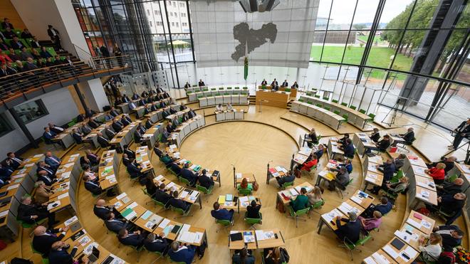 Nach Eklat im Parlament: Der CDU Politiker Alexander Dierks is de nieuwe president van de Saksische Landtages.