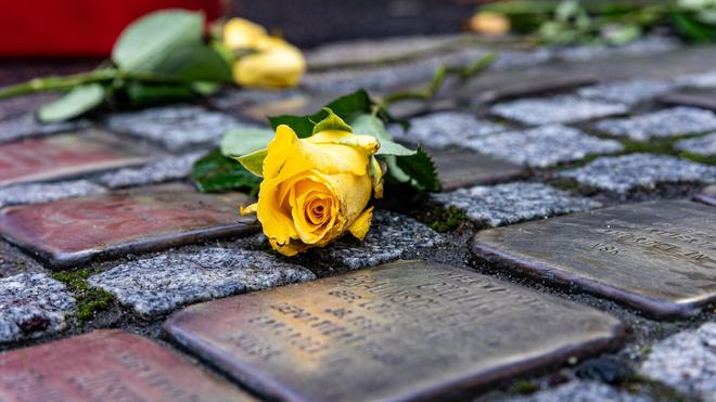 Partnerin von Willy Brandt: Stolpersteine ​​​​erinnern an Opfer der Nationalsozialisten (Archivbild)