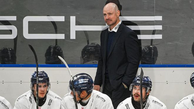 IJshockey: DEG-Coach Steven Reinprecht heeft een nieuw verdedigend spel in het frame.