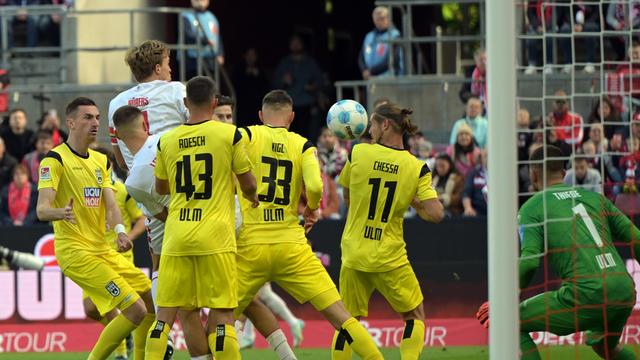 2. Bundesliga: Köln siegt 2:0 gegen dezimierte Ulmer