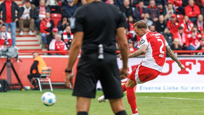 Fußball Bundesliga: Kevin Vogt kijkt immers uit naar een doelpunt in de Bundesliga.