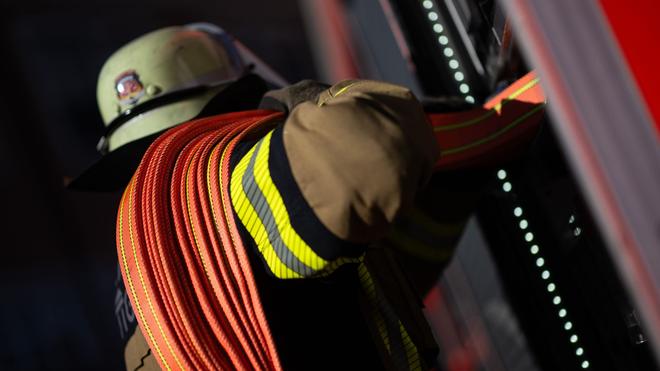 District Reutlingen: Rund 50 Feuerwehrleute met 13 voertuigen waren bij de politie voor Ort im Einsatz. (Symbool afbeelding)