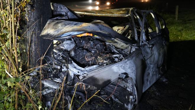 Unfall: De eerste politieagent bracht een bergingsvoertuig naar het ziekenhuis in het ziekenhuis. (Symbool afbeelding)