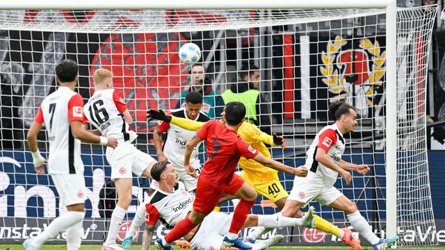 Fußball-Bundesliga: Trotz Dominanz: FC Bayern verspielt Sieg in Frankfurt