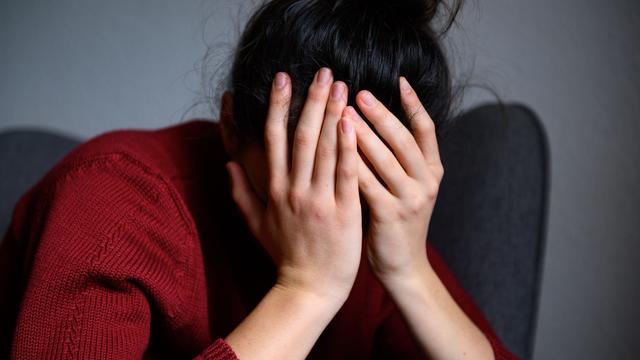 Krankheiten: AOK: 13,4 Prozent der Hessen litten 2022 an Depressionen