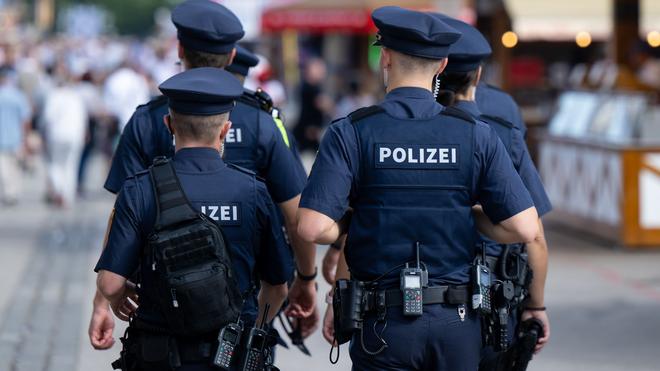 Kriminalität: Die Polizei nahm den Verdächtigen noch op der Wiesn fest. (Symbool afbeelding)