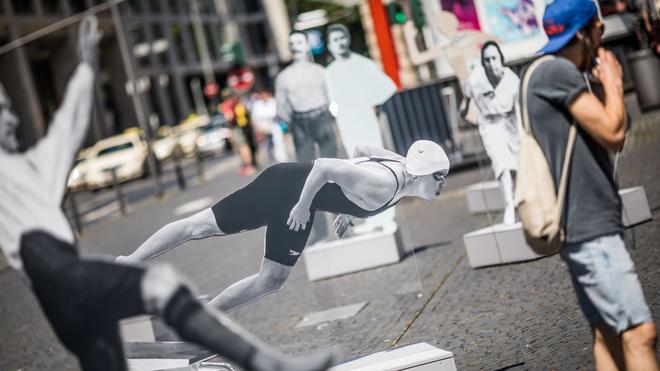 Sportgeschichte: 17 herausragende, deutsch-jüdische sportlerpersönlichkeiten sthen in Mittelpunkt der Outdoor-Ausstellung «Zwischen Erfolg und Verfolgung. Joodse sterren in de Duitse sport sinds 1933 en sindsdien reizen ze door Duitsland en Maagdenburg.