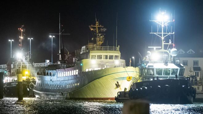 Havarie: Helgolandschiff erreicht Büsum.