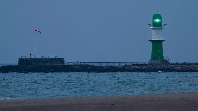 Schiffsreisen: Hurtigruten-Schiff «Nordstjernen» in Warnemünde