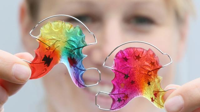 Zahnreport: Mädchen haben im Saarland öfter eine Zahnspange als Jungen