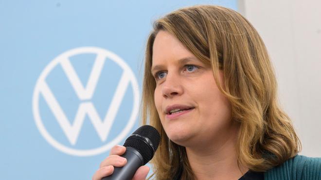 Krise Bei Volkswagen: VW-Aufsichtsrätin Hamburg: Bund Muss E-Mobilität ...