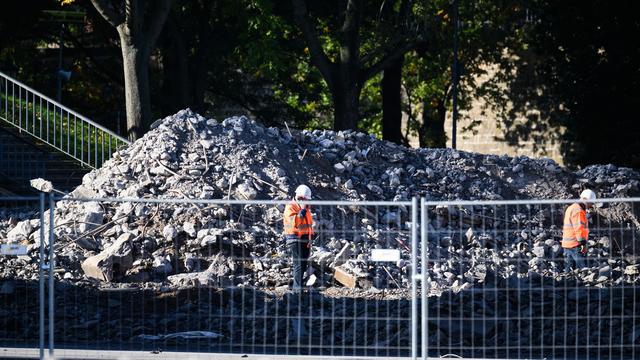 Brückenabriss in Dresden: Abbruch an Dresdner Carolabrücke - Weiterer Teil entfernt