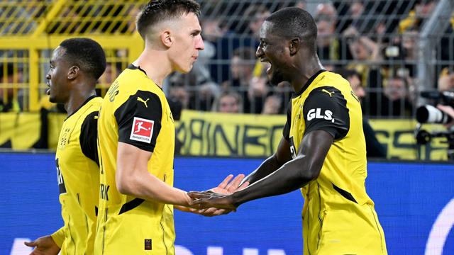 Fußball-Bundesliga: Glanzloser Arbeitssieg: BVB müht sich zum 2:1 über St. Pauli