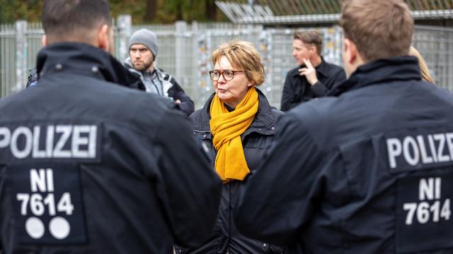 Gewalt im Fußball: Landesministerin: DFB und DFL müssen für Sicherheit sorgen