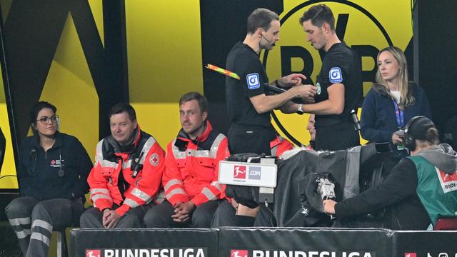 Bundesliga: Technik-Probleme: Wiederanpfiff in Dortmund verzögert