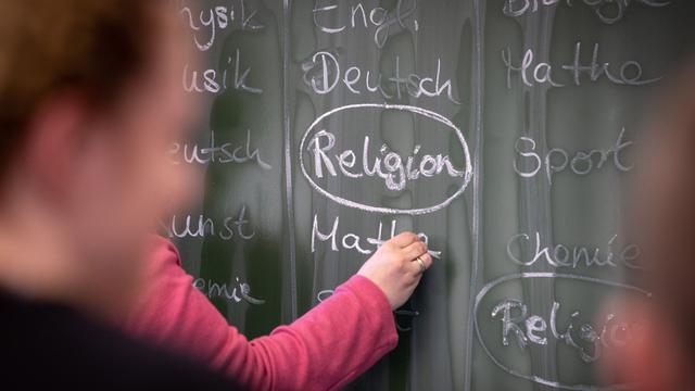 Schule: Teilnahme an christlichem Religionsunterricht sinkt