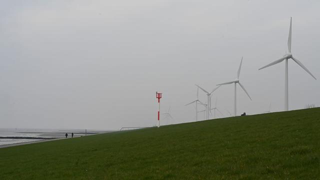 Trübes Wetter: Wolken und Regen in Niedersachsen und Bremen