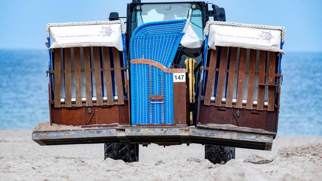 Leere Strände: Länger Strandkörbe am Strand? Hoffen auf Schwerin