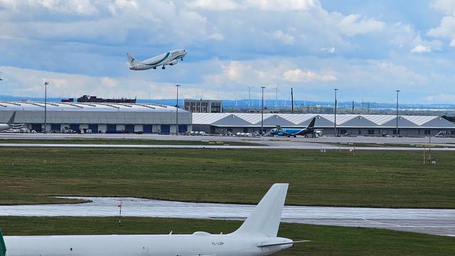 Winterflugplan: Flughäfen in Sachsen stellen auf Winterpläne um